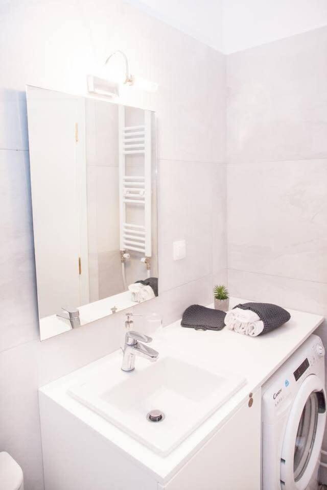 Fully Renovated, Modern Beauty In Central Athens! 외부 사진